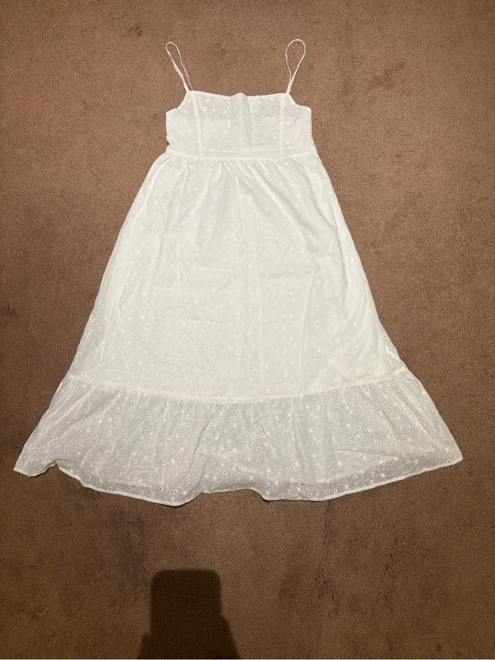 Nwt Urban daizy White Eyelet Midi Dress with Ruffle Hem and Spaghetti Straps